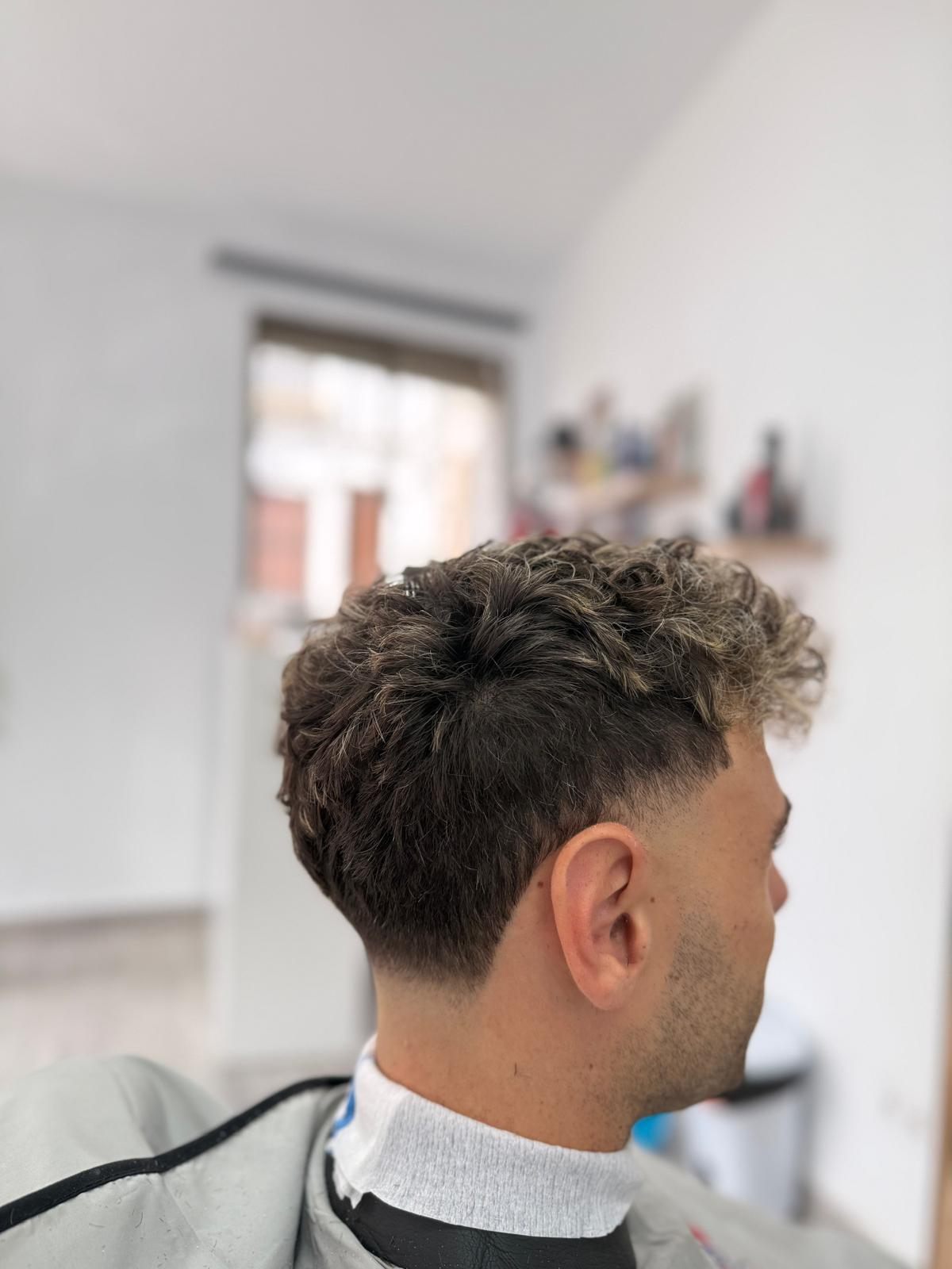 Corte realizado en CQ Barber Shop, trabajo 1